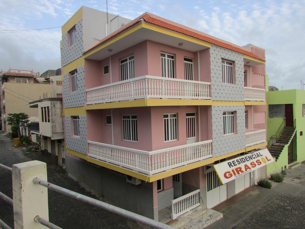 圣菲利佩Residencial Girassol, Lda住宿加早餐旅馆 外观 照片