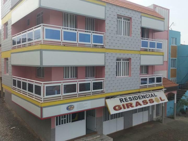 圣菲利佩Residencial Girassol, Lda住宿加早餐旅馆 外观 照片